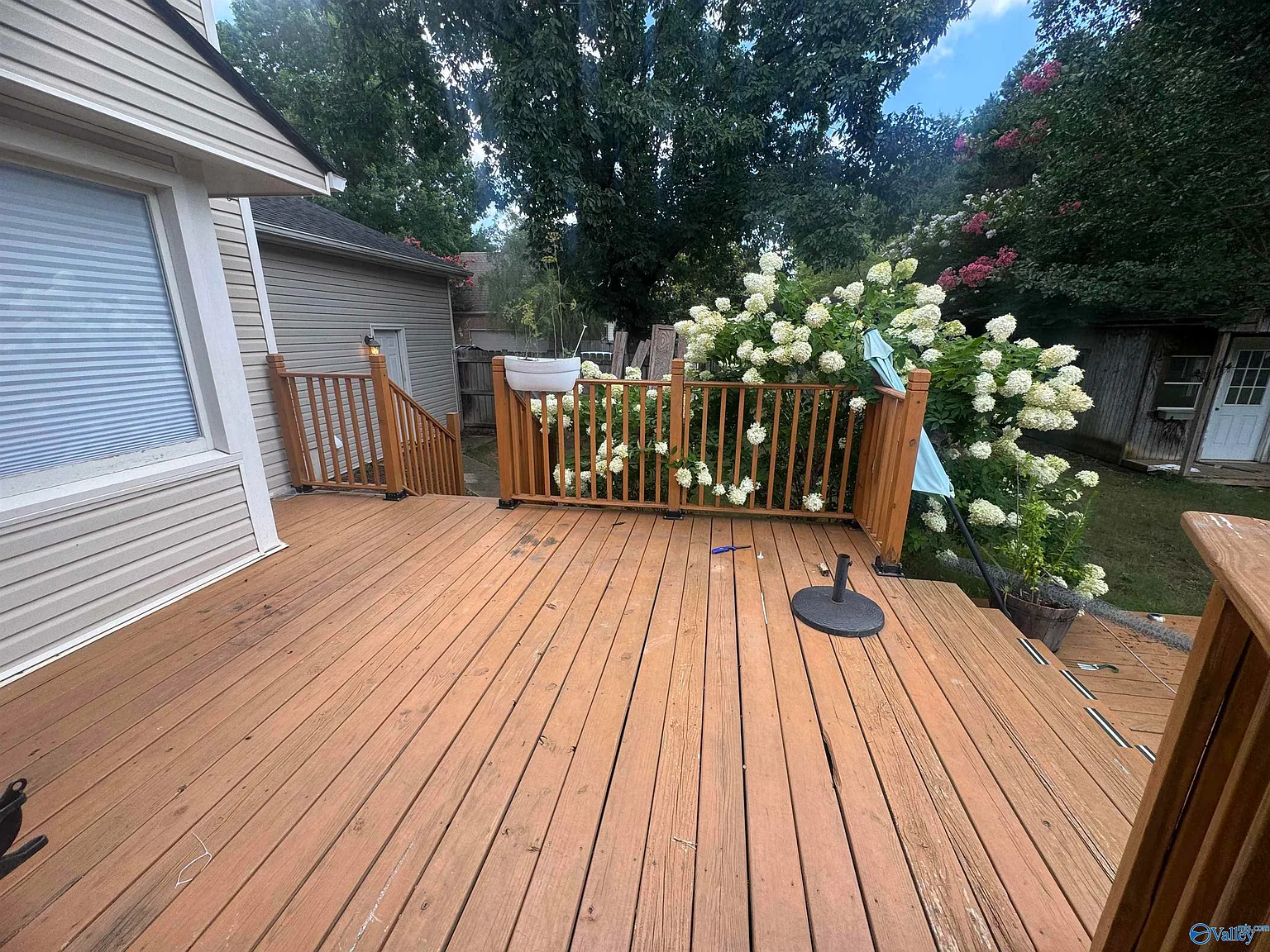 4 bed, 2.5 bath, 2500 sqft, $2,199 — Photo 2