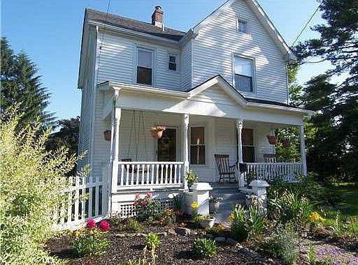 1st image of 202 E Main St