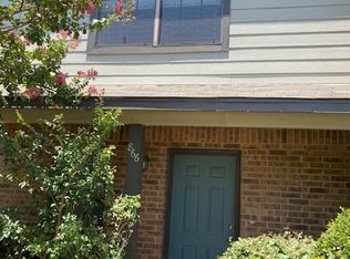 866 W Collins St, Denton, TX 76201