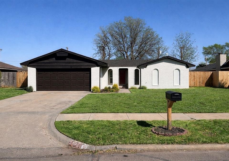 1st image of 2404 N Robin St