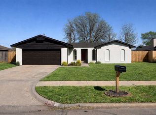 2404 N Robin St, Altus, OK 73521