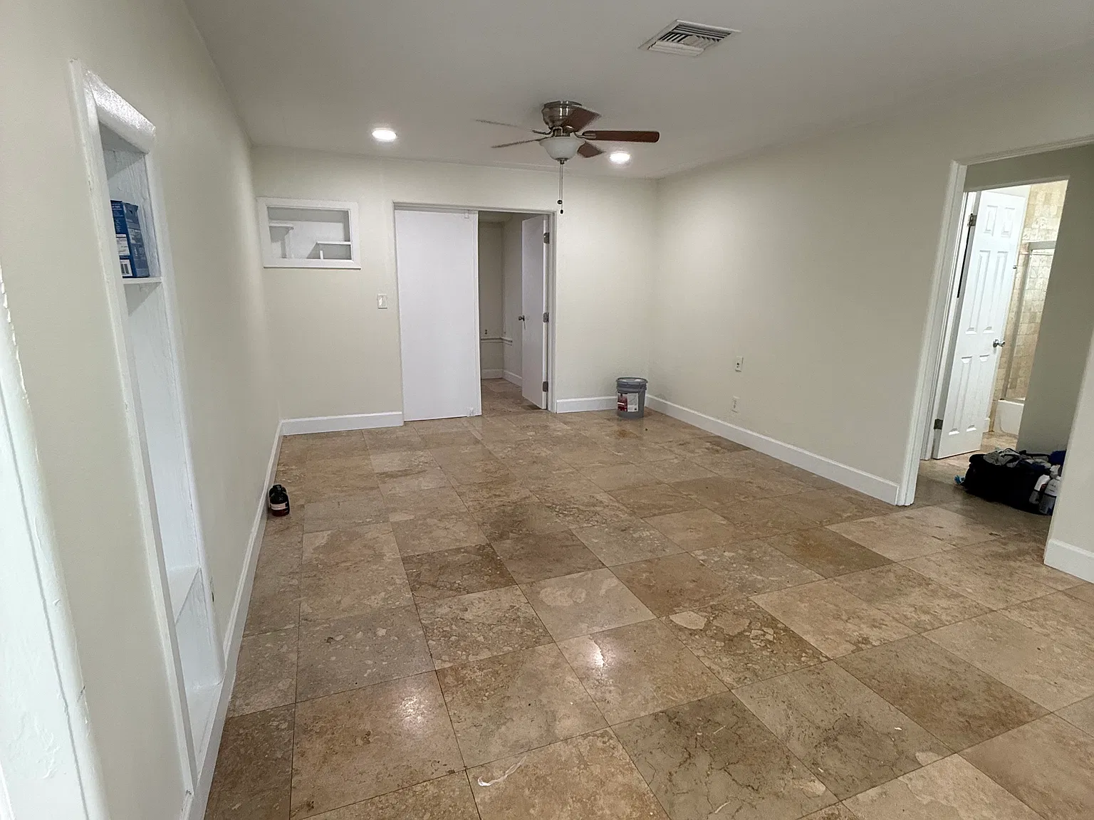 3 bed, 1200 sqft, $2,200 — Photo 4