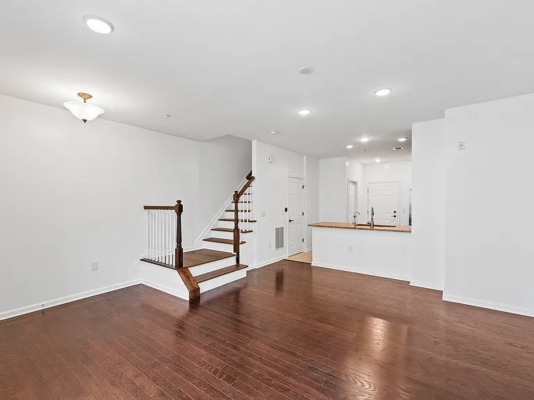 147 Wesmont Dr — Photo 5