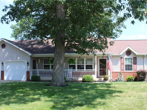 229 E Oak Dr, Atwood, IL 61913