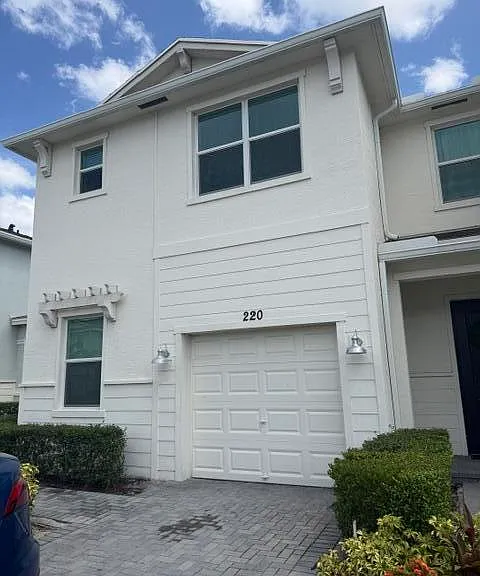 220 SE Woodbark St — Photo 3