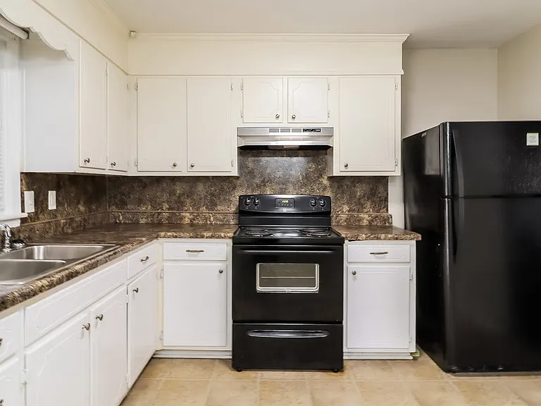 208 Sam Pate Dr — Photo 9