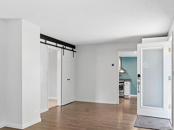 5th image of 4845 Clare Rd