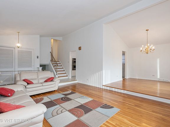 3rd image of 5214 Jarvis Ave