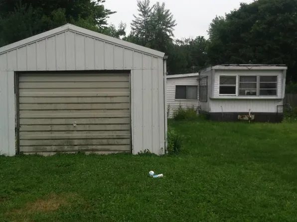 404 Broadway St, Nichols, IA 52766