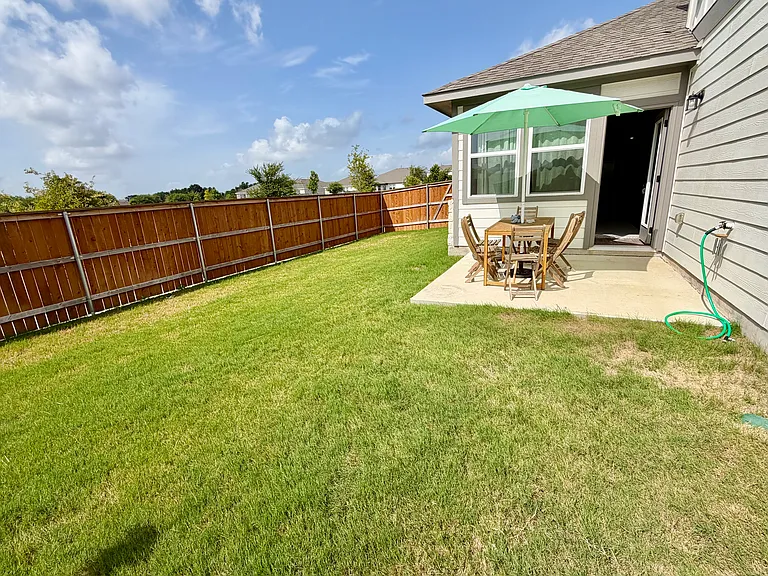 2401 Amara Levi Ln — Photo 34