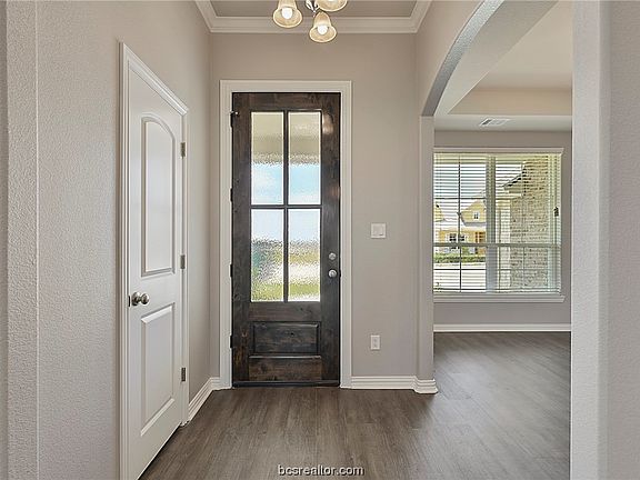 3rd image of 6215 Southern Cross Dr