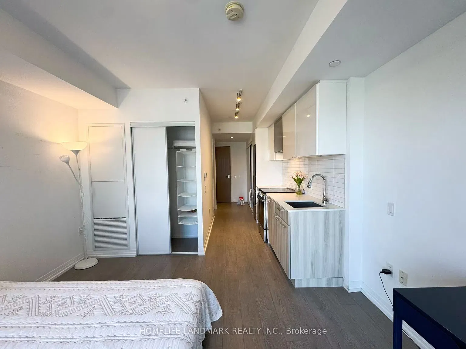 Studio, $1,800 — Photo 2