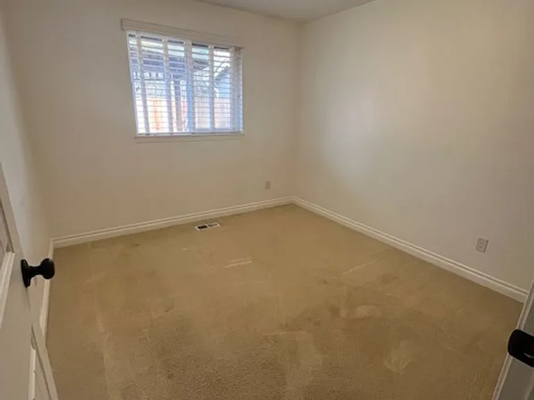 1060 SW View Crest Dr — Photo 11