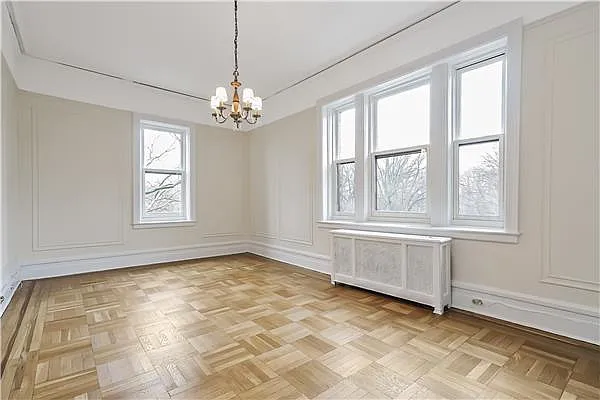 Sold by Avenue Sotheby's International Realty | media 17