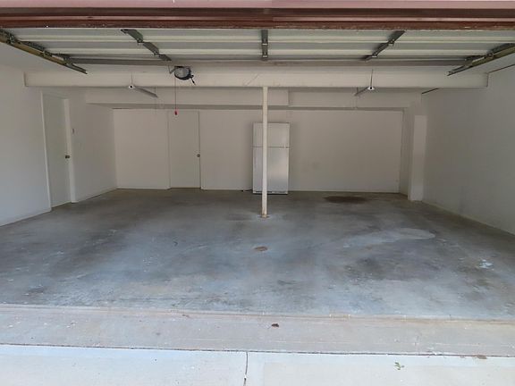 OVERSIZED 2 CAR GARAGE