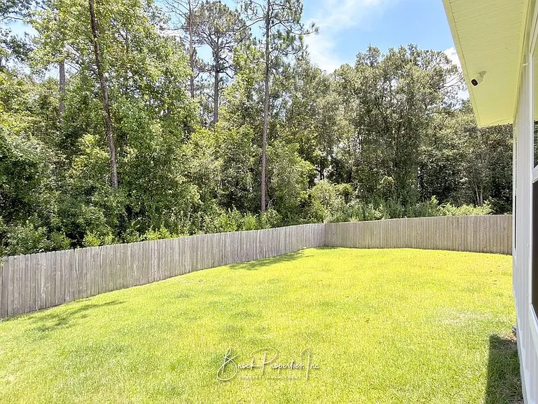 6052 Rutherford Loop — Photo 32