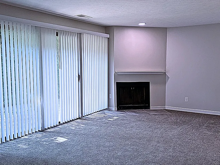 3201 Erie Ave #5 — Photo 2