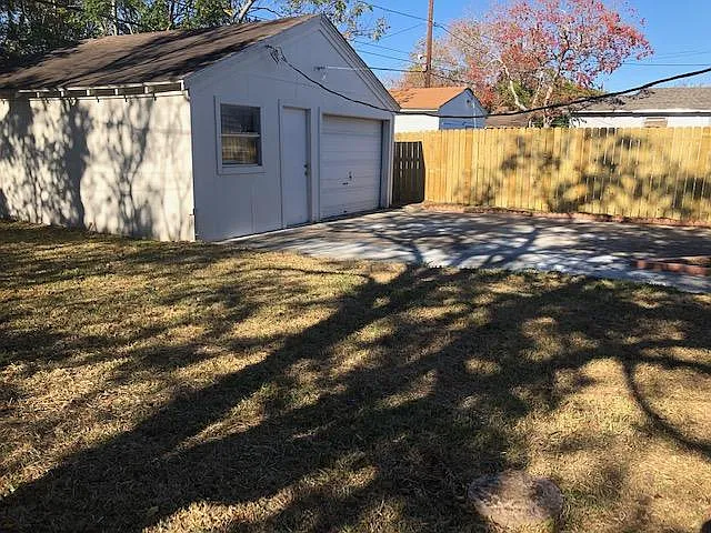 2 bed, 1075 sqft, $1,325 — Photo 4
