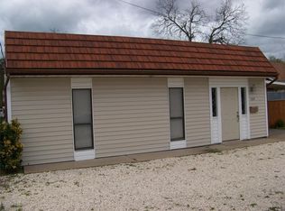 109 N Rockisland St, Angleton, TX 77515