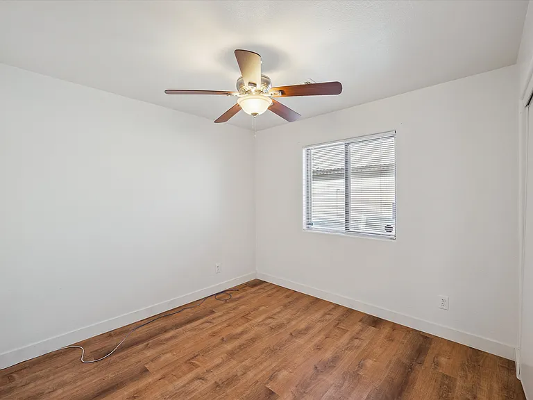 2233 W Alta Vista Rd — Photo 10