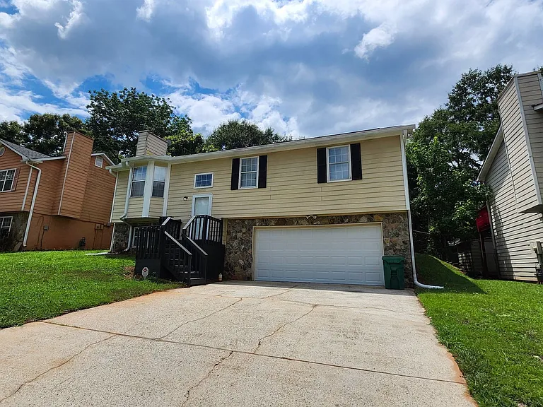 2305 Wilkins Cv — Photo 1