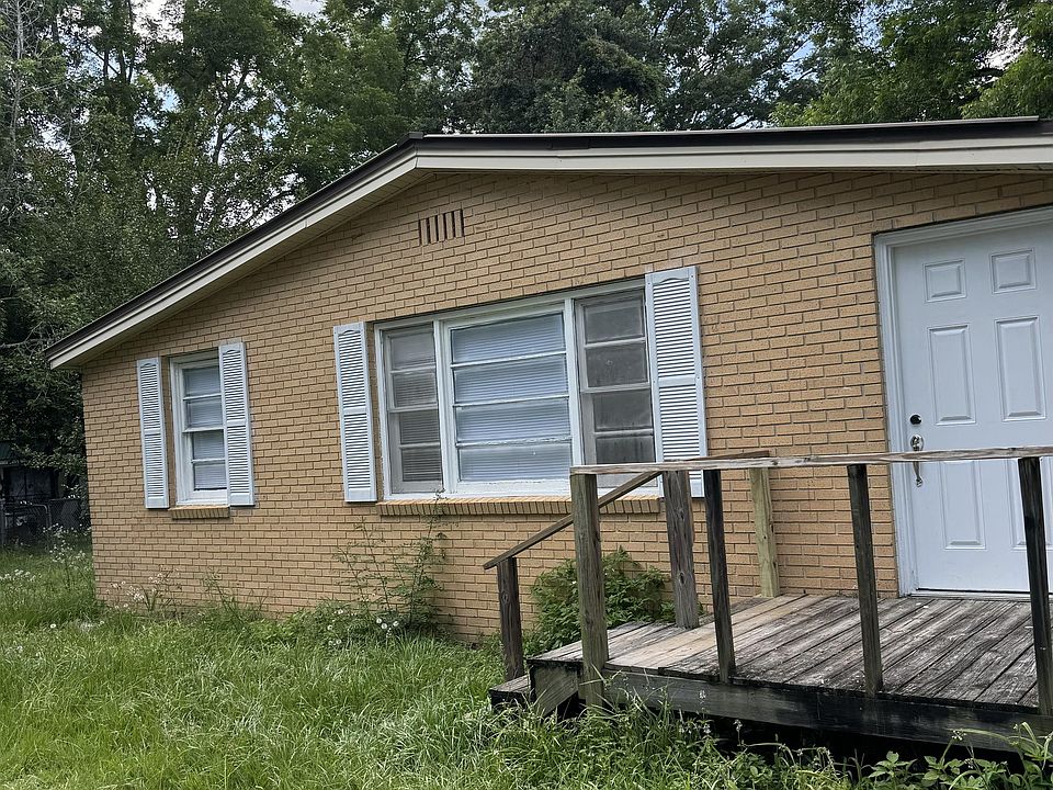 1st image of 2708 Dogwood Cir