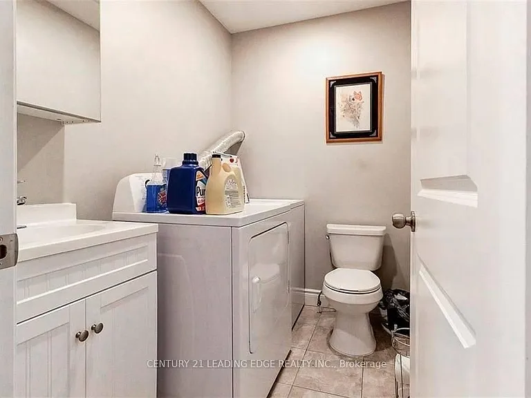 382 Cannon St E #B — Photo 6