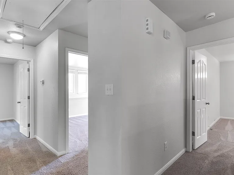 800 S Frontier Ln — Photo 23