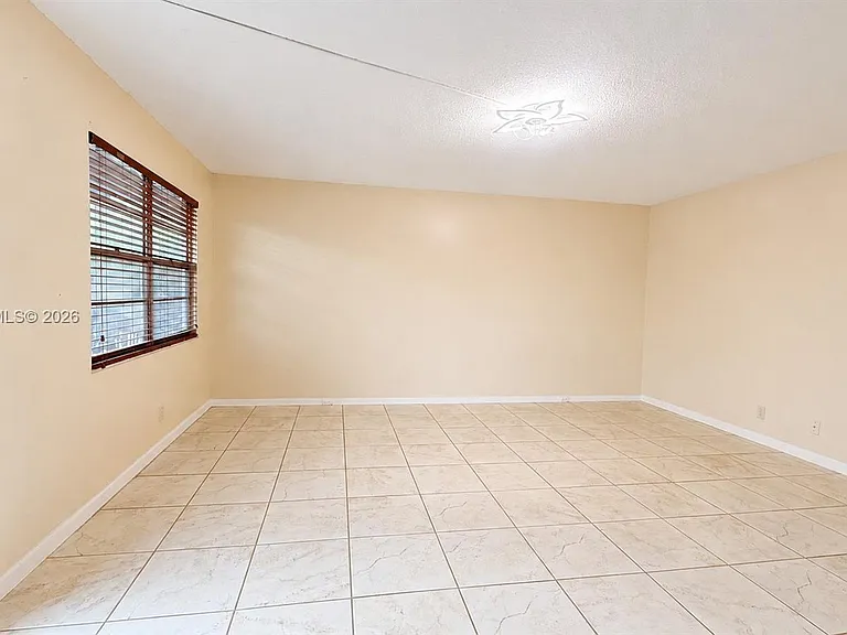 301 SW 135th Ave #317C — Photo 7