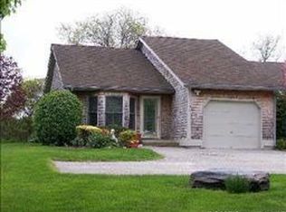 34 Valley Ln, Portsmouth, RI 02871