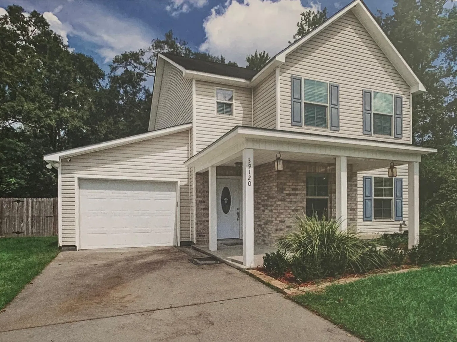 3 bed, 2.5 bath, 1482 sqft, $1,800 — Photo 1