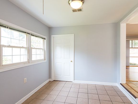 3rd image of 508 Broadwood Dr