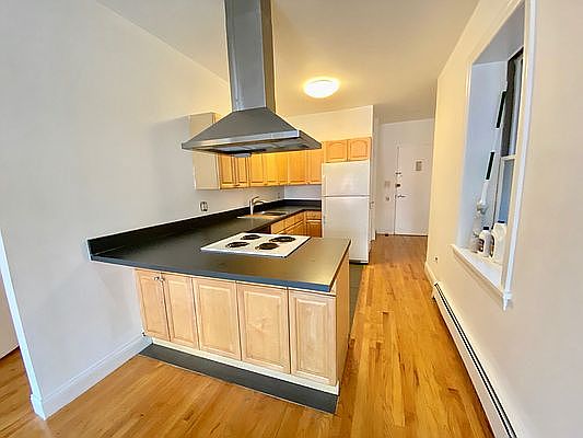 2nd image of 705 9th Ave APT 4c