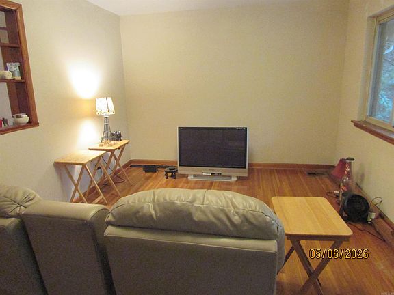 3rd image of 39 Cliffwood Cir