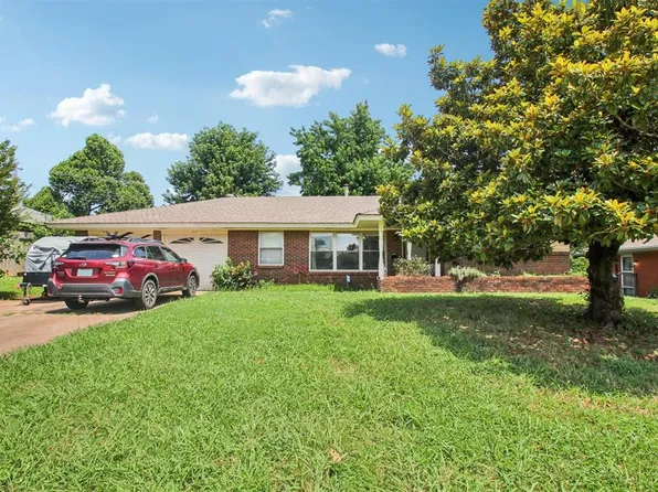 213 Country Club Ter, Midwest City, OK 73110