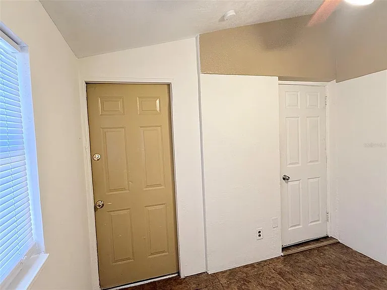 5541 Lown St N #SOUTH — Photo 23