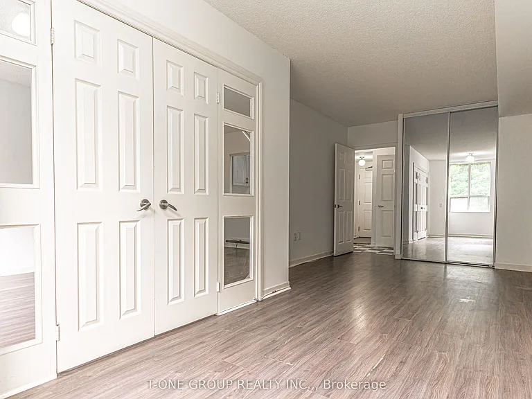 284 Bloor St W #204 — Photo 7