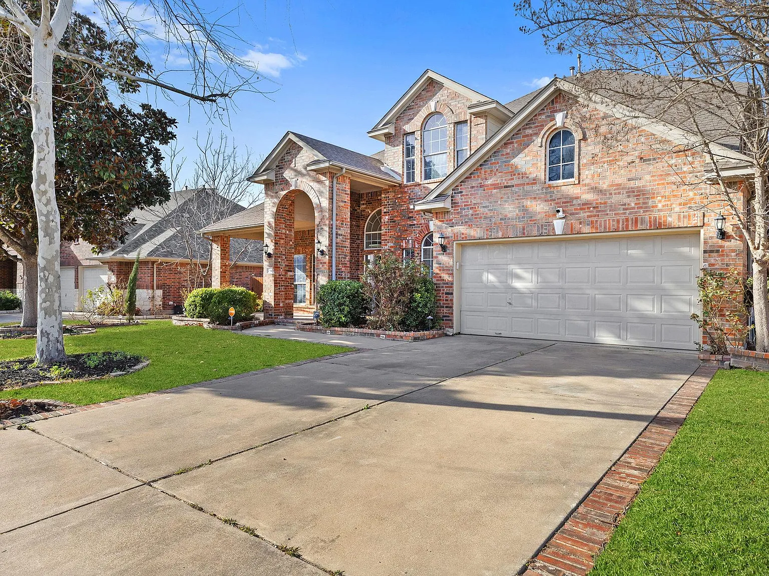 4 bed, 3.5 bath, 3626 sqft, $3,900 — Photo 2