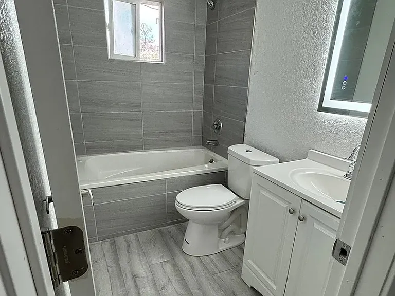 3911 Capitol Dr #2 — Photo 12