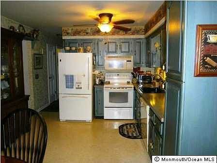 3rd image of 513 Gladstone St