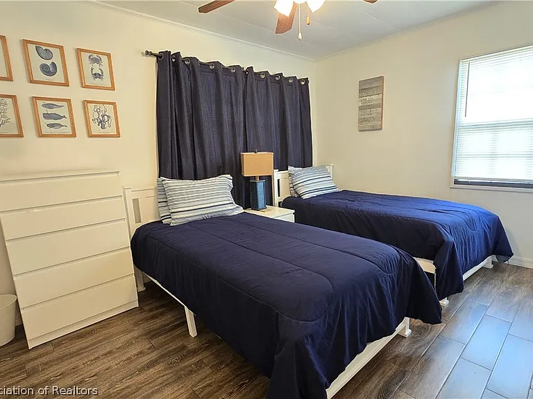 639 Killarney Dr — Photo 16