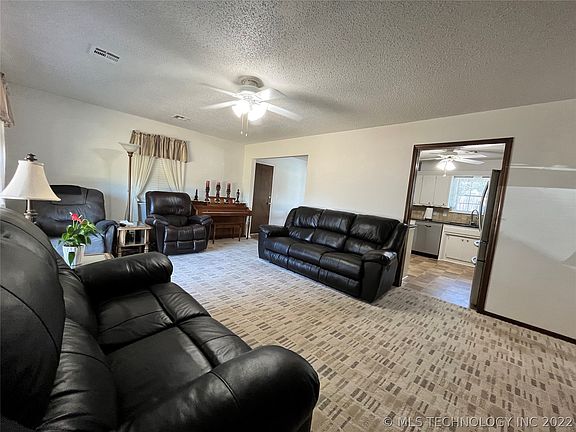 2nd image of 405 SE Grant