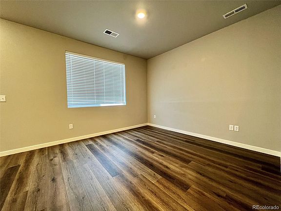 4th image of 1353 Reynolds St #6C