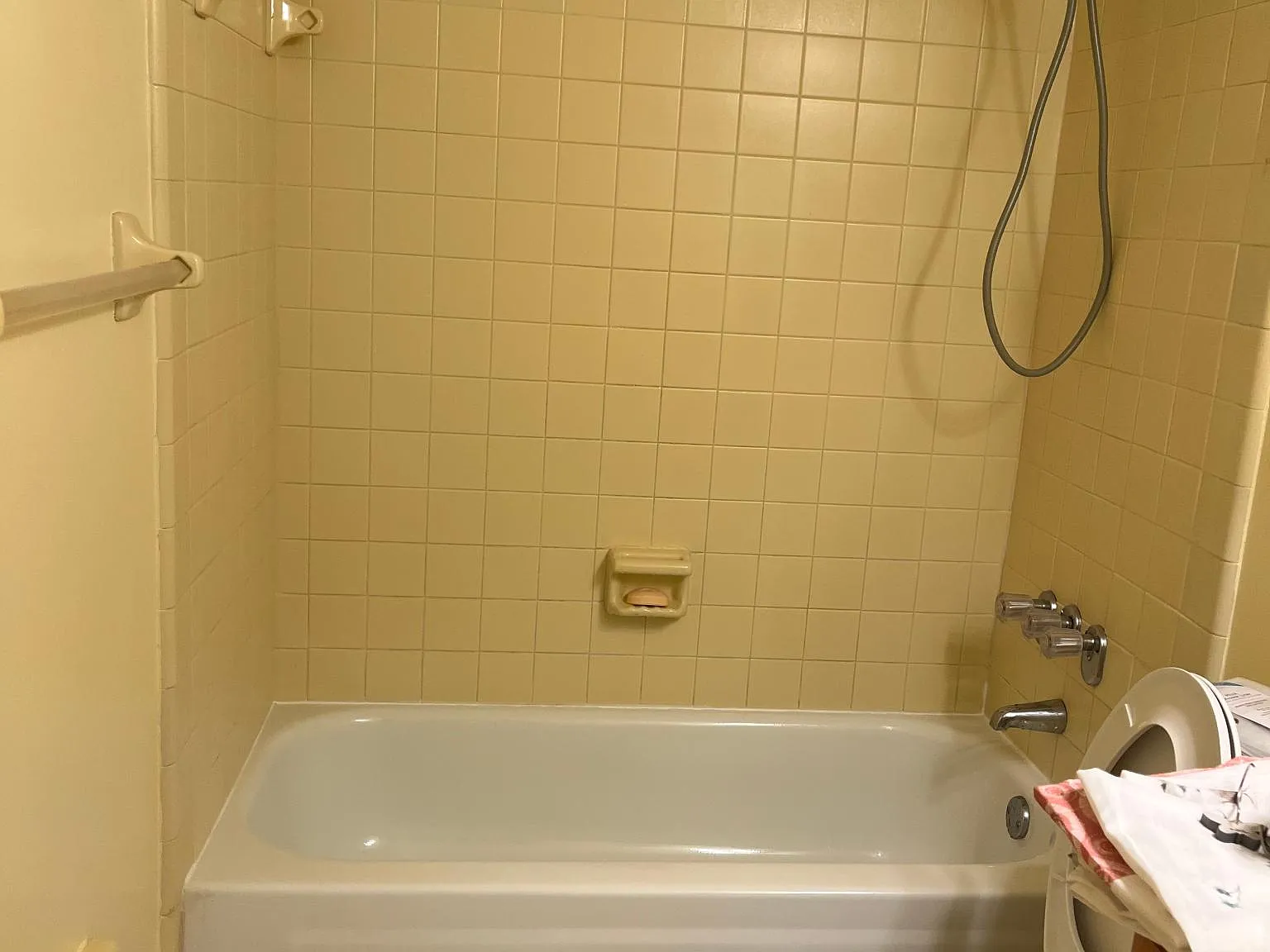4801 Airport Rd — Photo 2