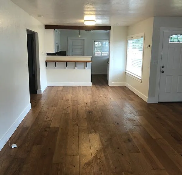 1306 Henderson St — Photo 16
