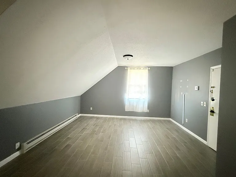 99-101 Beacon Ave #3 — Photo 2