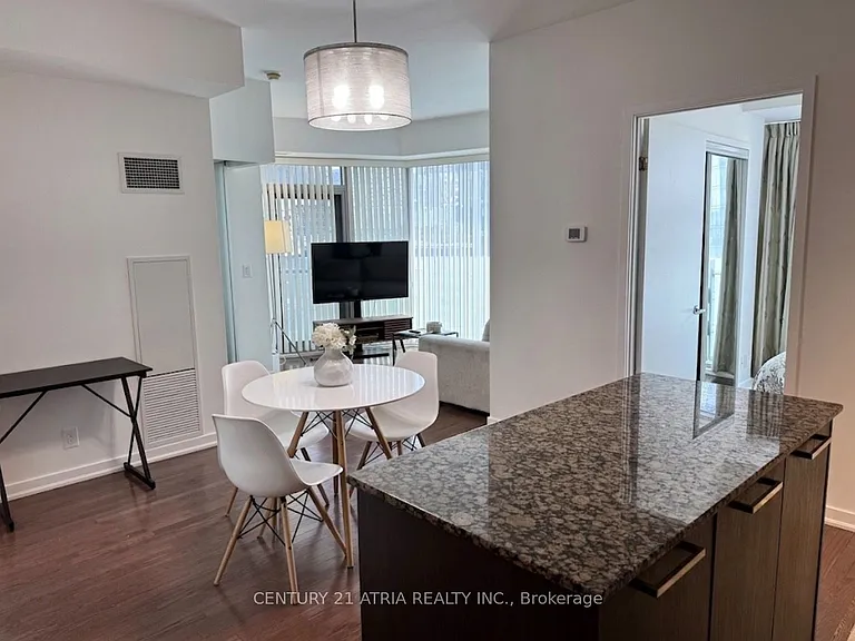 14 York St #1002 — Photo 2