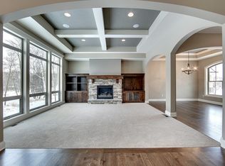 367 Riverside Cir, Anoka, MN 55303