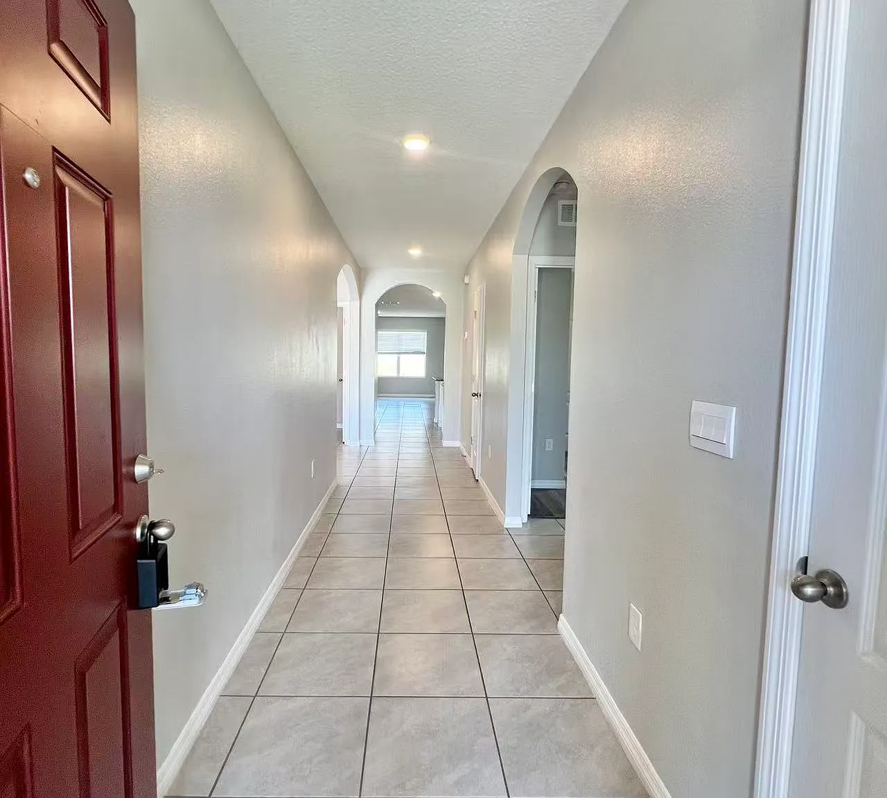 4 bed, 1828 sqft, $2,400 — Photo 3