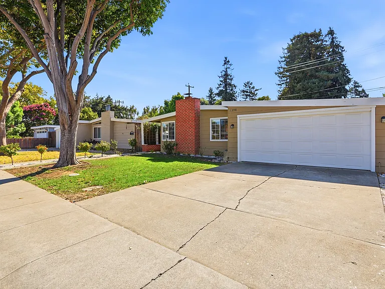 1398 McPherson St — Photo 5